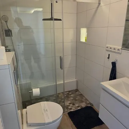 Citywave - Stadt & Strandnah - Modern & Paytv Apartmán *